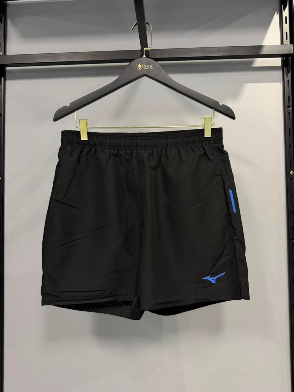 Bermuda Mizuno Training Preta com Detalhe Azul